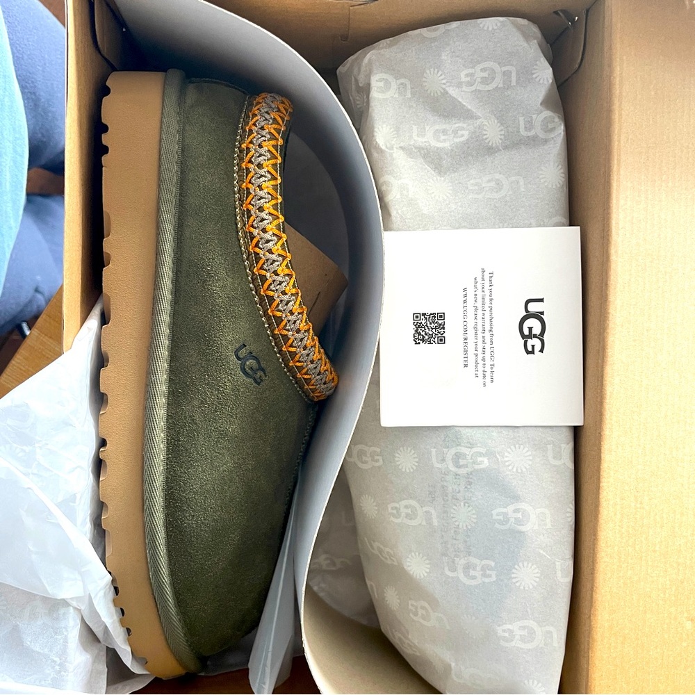 UGG Tasman Slippers NWT - Picture 6 of 7